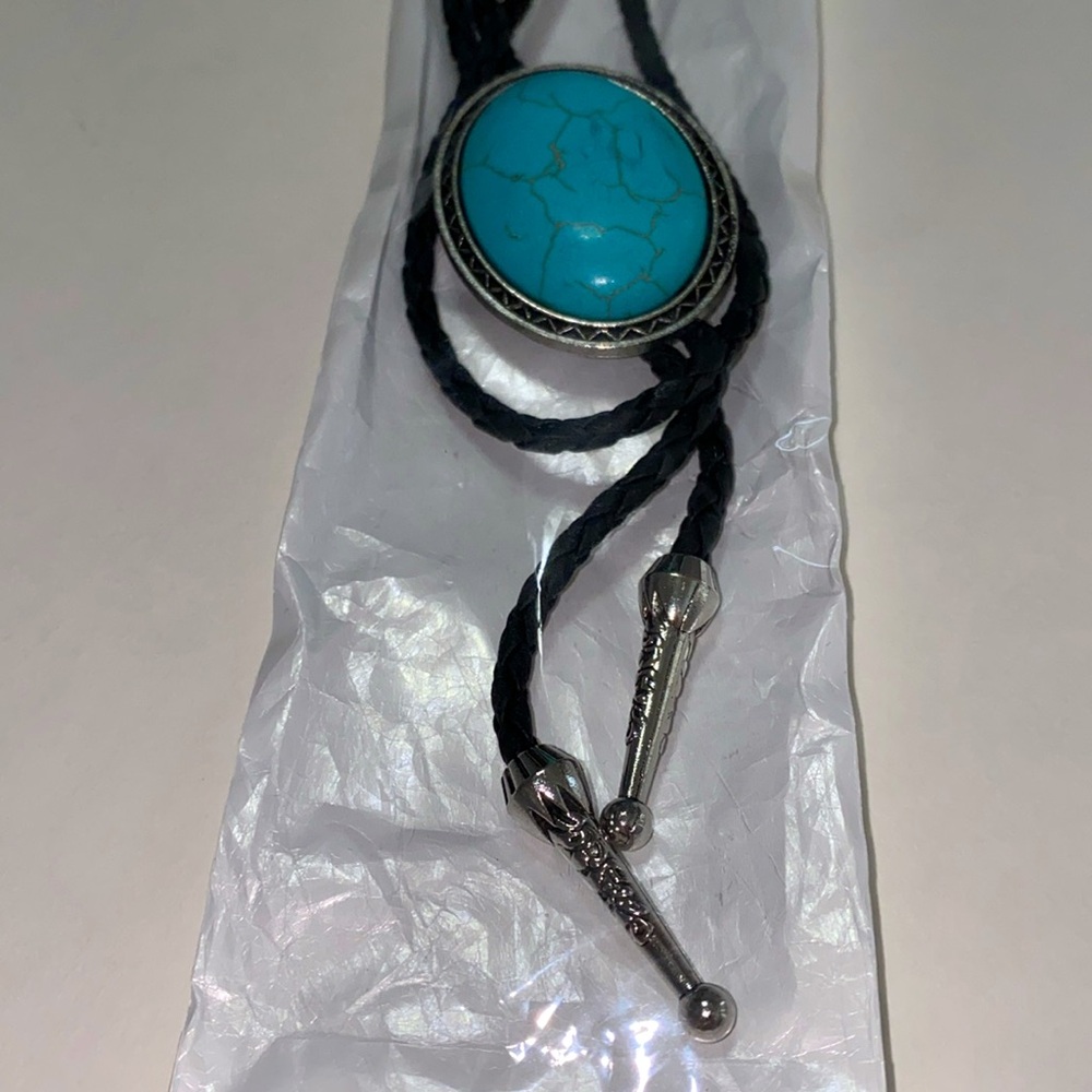 NWT New Western Southwestern Synthetic Turquoise Bolo Tie Black Braid Cord